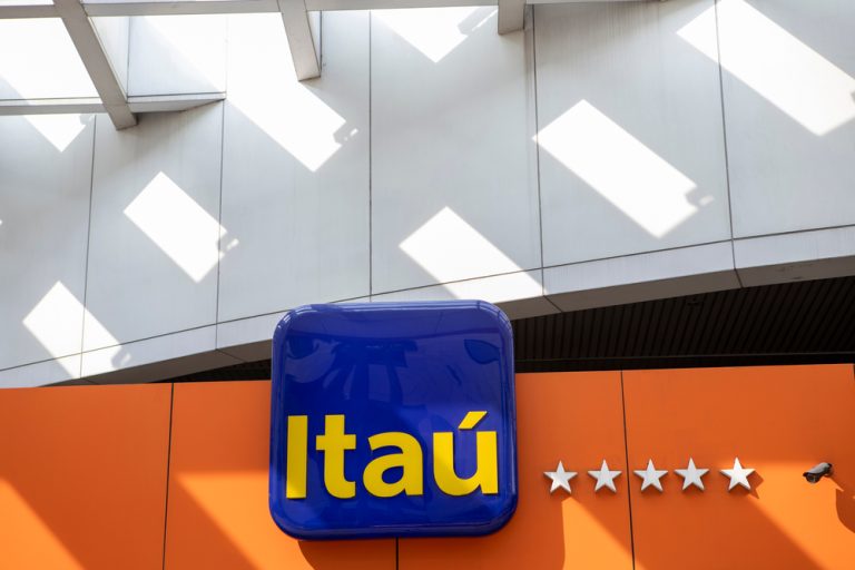 Logo do Banco Itaú financiamento de imóveis com a LARYA Financiamento Imobiliario