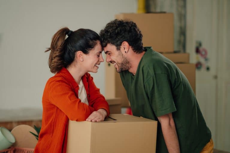 Financiar imóvel de R$ 2 milhão em 2026: renda mínima, parcela inicial, uso do FGTS, taxas SFH e ranking dos bancos mais baratos.