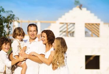 Financiar imóvel de R$ 5 milhão em 2026: renda mínima, parcela inicial, uso do FGTS, taxas SFH e ranking dos bancos mais baratos.