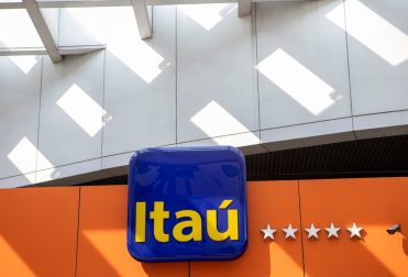Logo do Banco Itaú financiamento de imóveis com a LARYA Financiamento Imobiliario