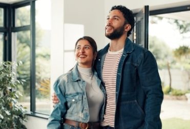 Qual renda é necessária para financiar um imóvel de R$900 mil? (Fonte: Larya)